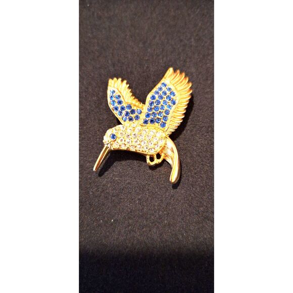 Hummingbird Pin Brooch Signed 1999 PS Co. Gold Tone w/Blue & White Rhinestones - Picture 3 of 6